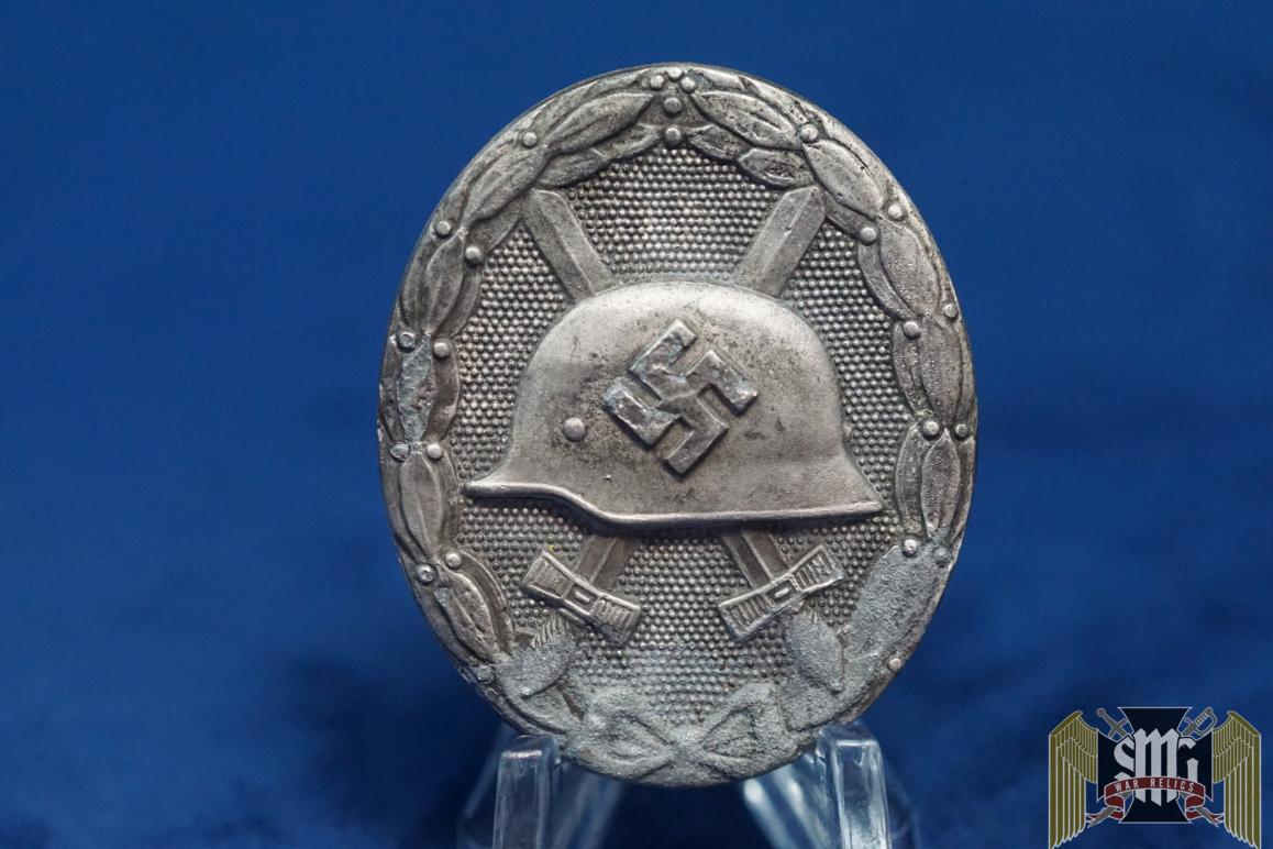 Silver Wound badge by Hauptmünzamt Marked 30