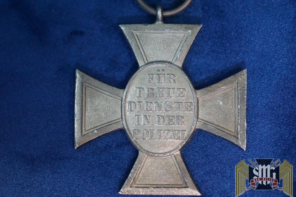 WW2 German 18 Years Police Long Service Medal