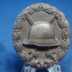 WW1 black wound badge