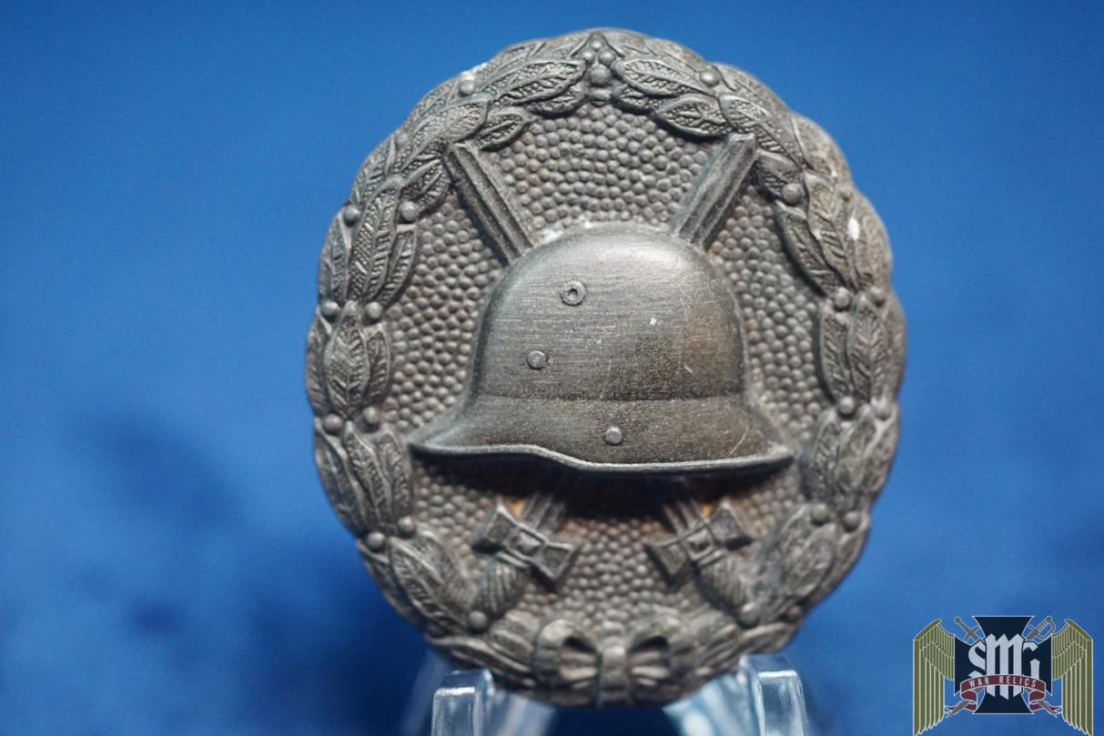 WW1 black wound badge