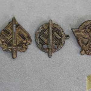 Police donation badge set in gold
