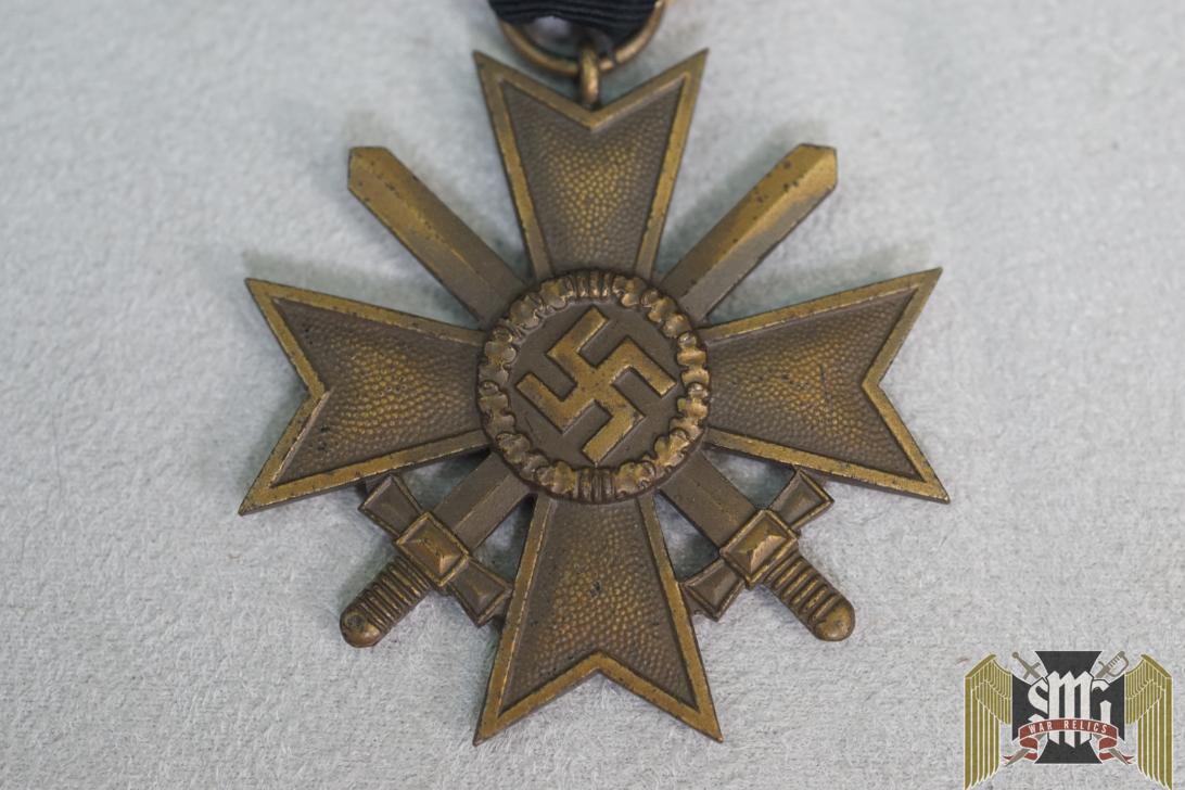 War Merit Cross W/swords earyl type by 18 Karl Wurster K.G.