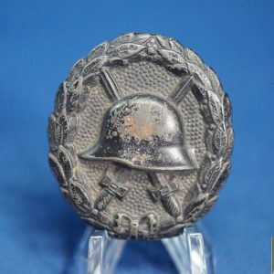 WW1 black wound badge