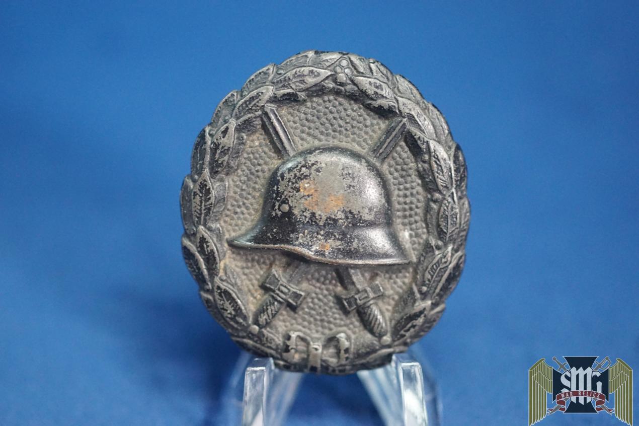 WW1 black wound badge
