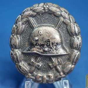WW1 black wound badge