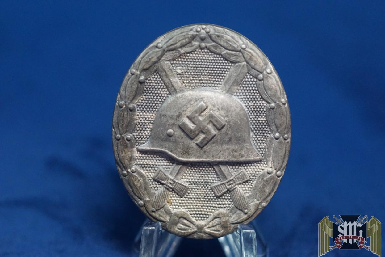 Silver Wound badge by Hauptmünzamt Marked 30