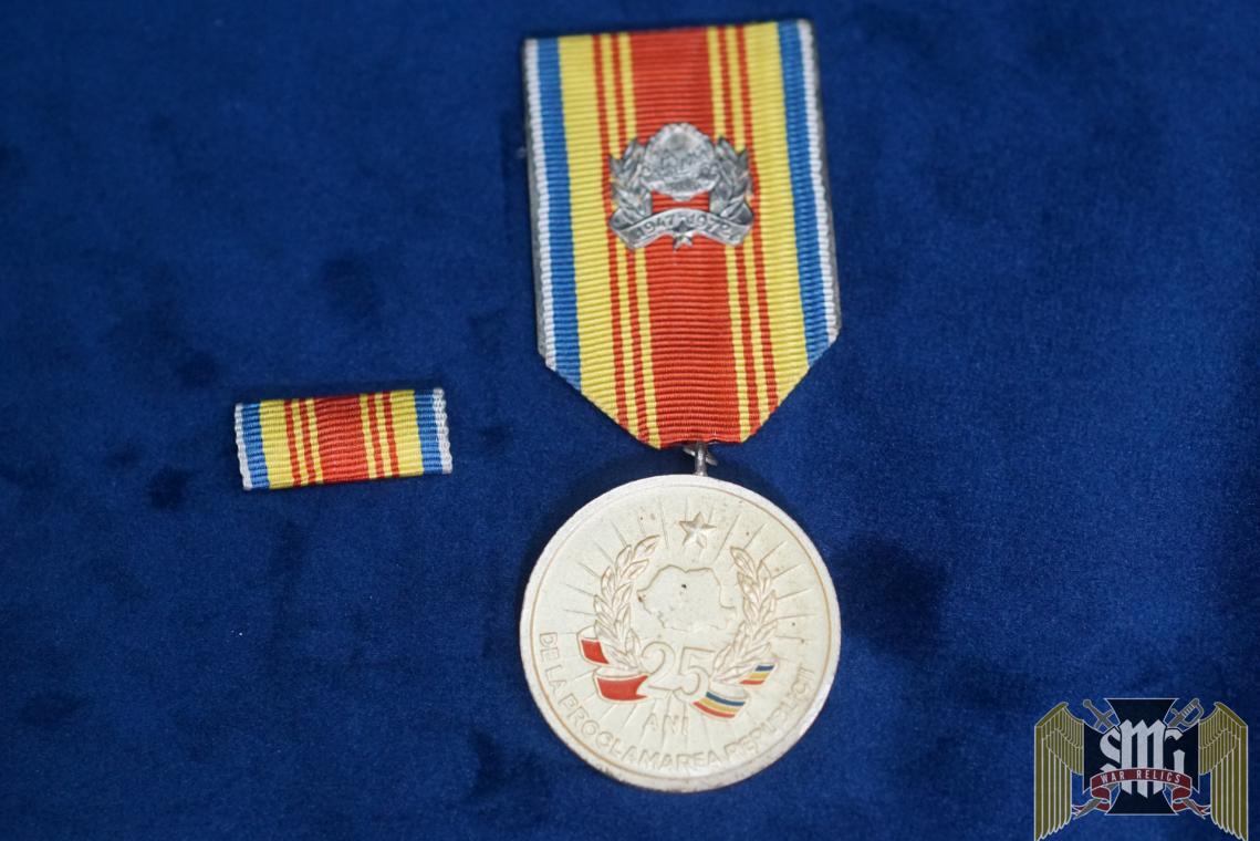 Romanian 25 yr Anniversary of the Republic Medal and ribbon bar
