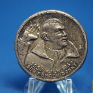 1933 WHW 1934 Der Fuhrer Dankt badge