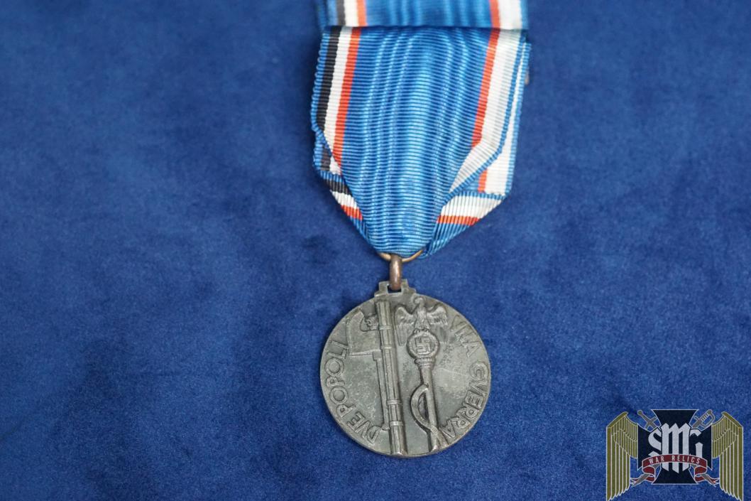 WW2 Italian Vincere Medal