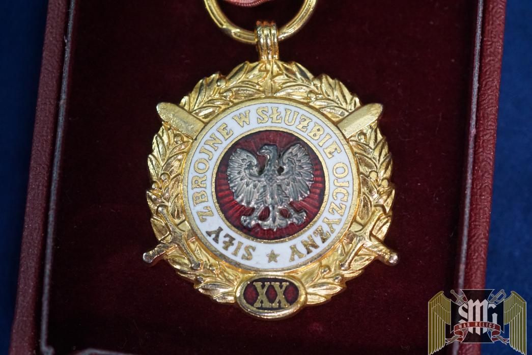 Polish 20 year service medal Cased