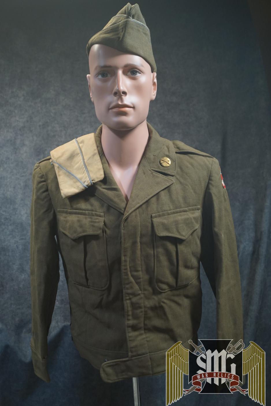 US Ike Jacket W/ Two over seas caps