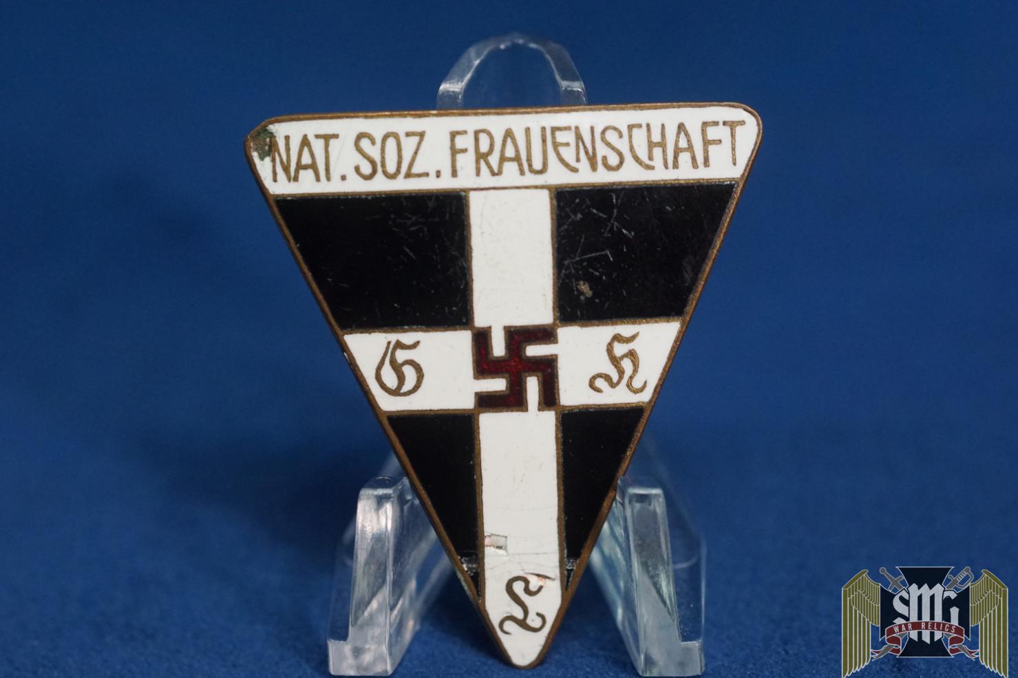 NS Frauenschaft Badge 39mm damaged pin