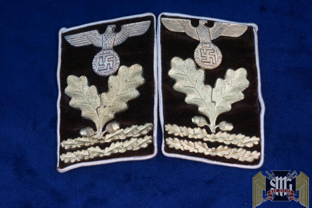 SMGP-0657 Miss matched eagle HauptBereichsLeiter Kreis Level Collar tabs RZM Tagged