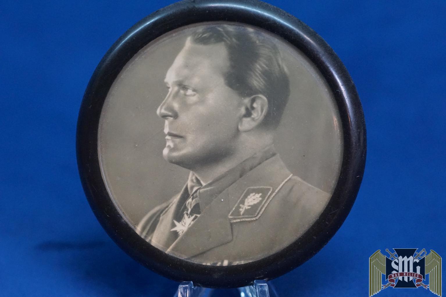 Goring photo medallion