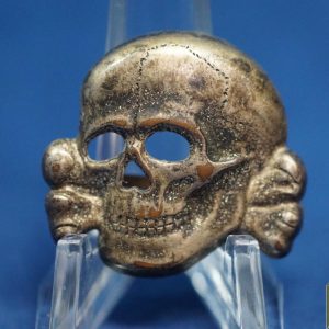 SS Cap Skull by M1/52 Deschler
