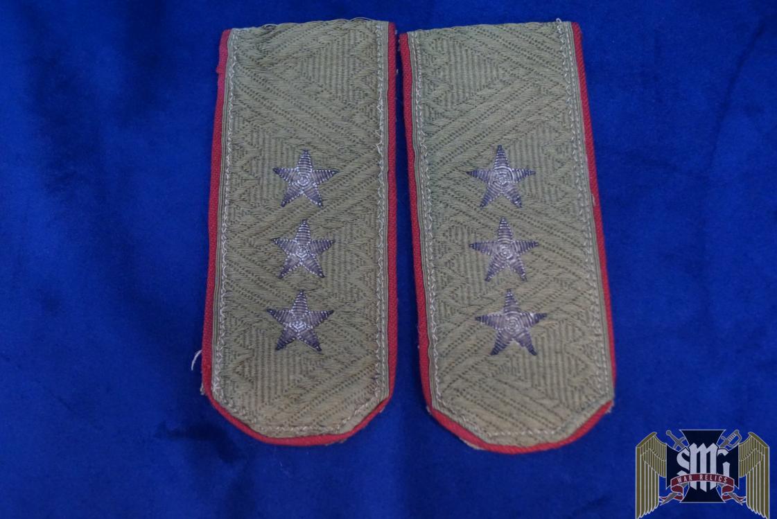 WWII Russian Colonel General Shoulder boards