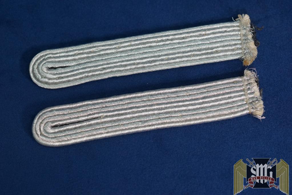 DRK Wachtfuhrer Shoulder boards
