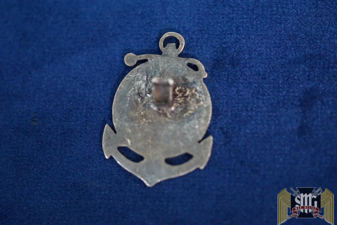fascist armatori della Sicilia pin Damaged