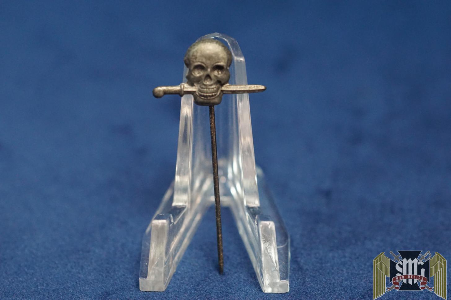 Italian Fascist Arditi Special Forces Lapel pin