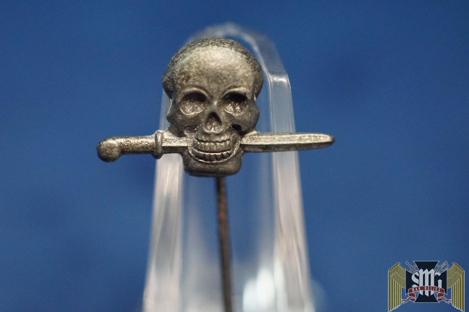 Italian Fascist Arditi Special Forces Lapel pin
