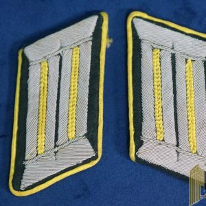 Heer Postal Collar tabs