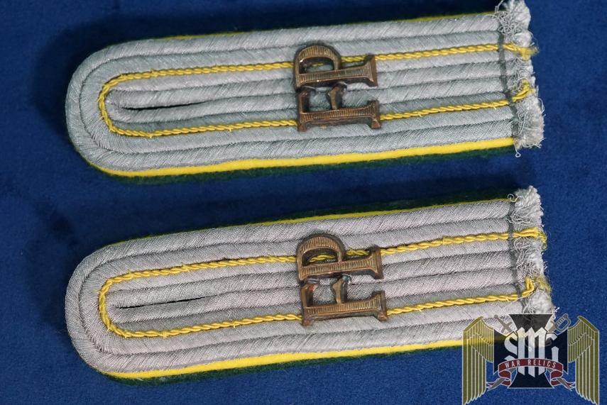 Heer Postal Leutnant Shoulder Boards