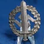 SA Sports Badge in Silver by Redo