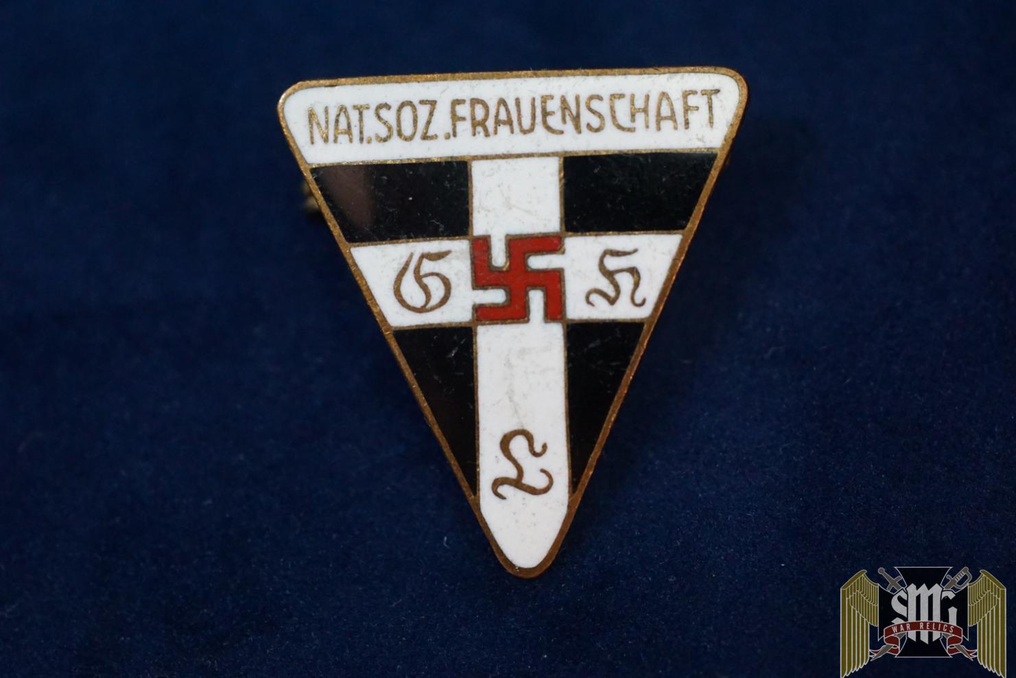 Frauenschaft 25mm badge