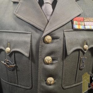 WW2 French Officer's tunic with WW1 insignia