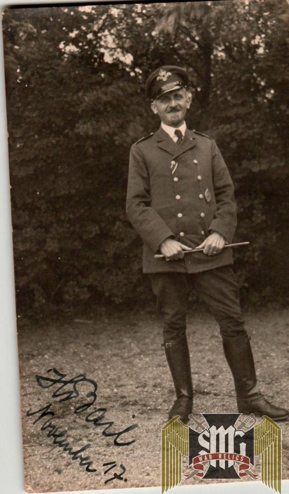 Unknown WW1 Officer and signature