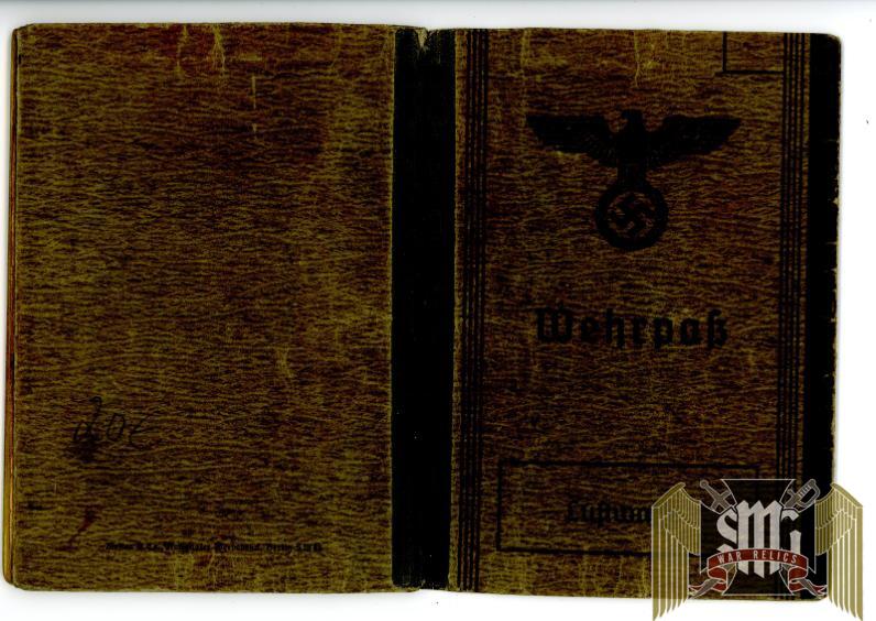 Wehrpass Dr. Eisenhith (sp?) Luftwaffe Flak Batterie Flak Staffelführer EK2/Flak Badge entry