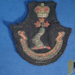 WWII CANADIAN ORIGINAL OFFICERS MILITARY CANADA COLLEGE JACKET PATCH