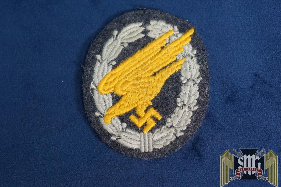 Luftwaffe Reproduction Para Badge in cloth
