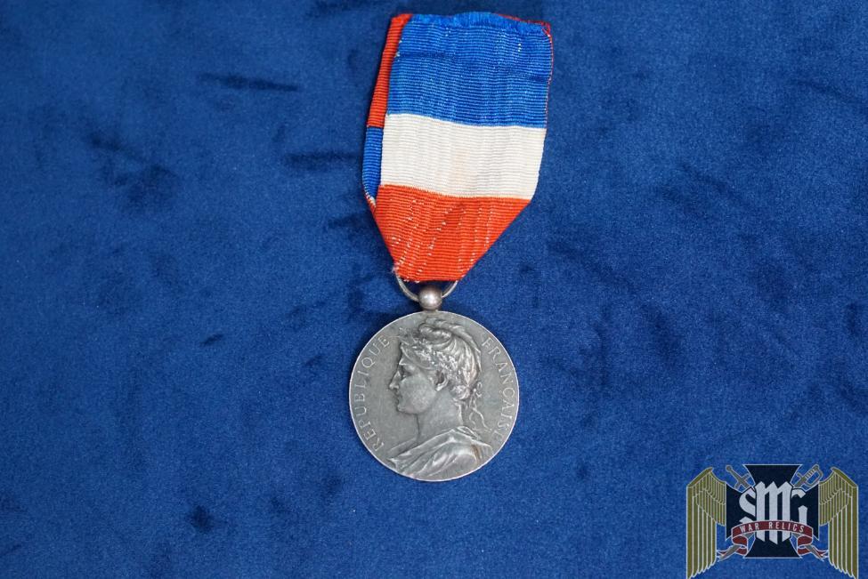 French Labor medal 1907 Named