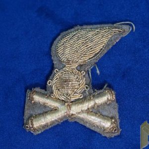 Italian WW2 Artillery cap badge of the Royal Italian Army