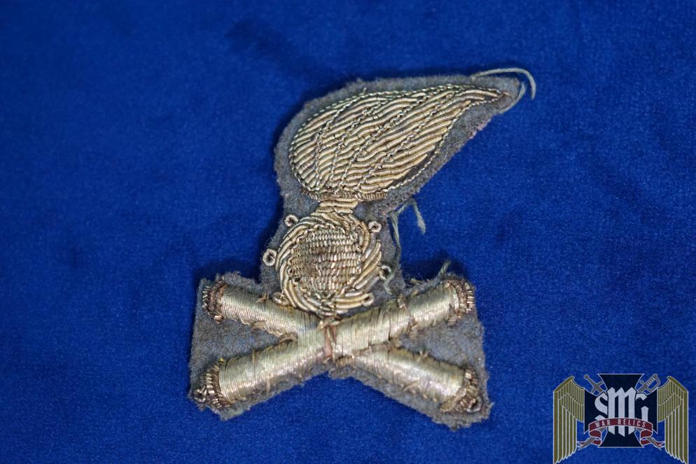 Italian WW2 Artillery cap badge of the Royal Italian Army