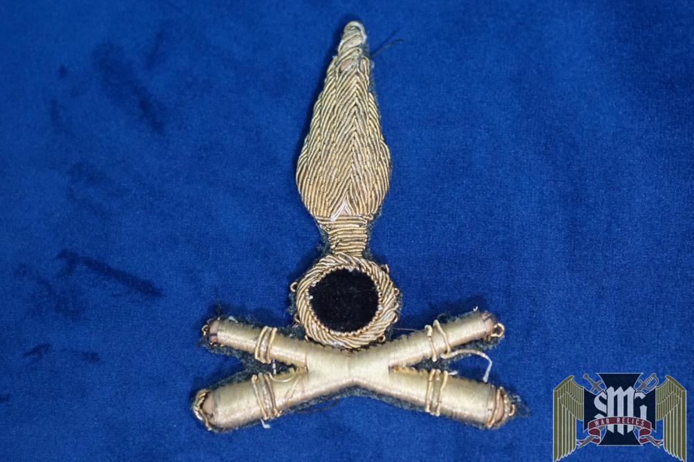 Italian WW2 Artillery Officer's cap badge of the Royal Italian Army