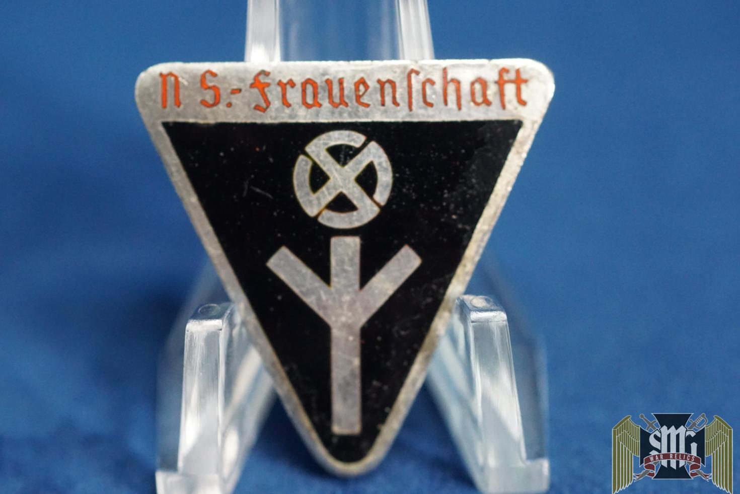 SMGP-2160 Frauenschaft Member badge By M1/102