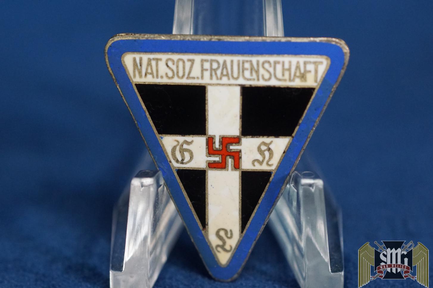 N.S. Frauenschaft pin (german womens workers pin) 30x28mm Orts Level staff
