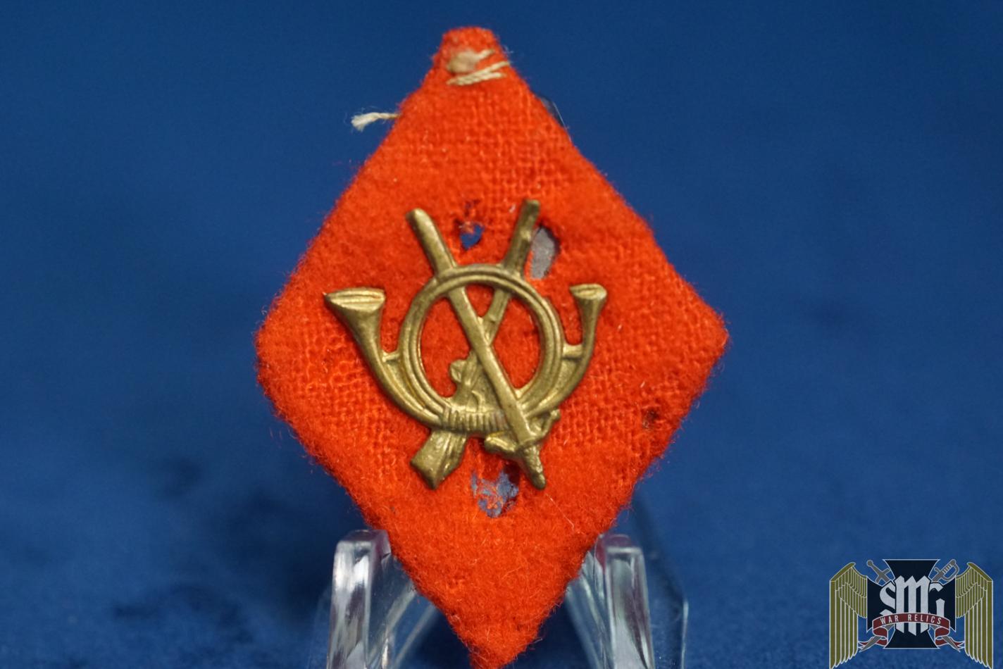Spanish collar tab