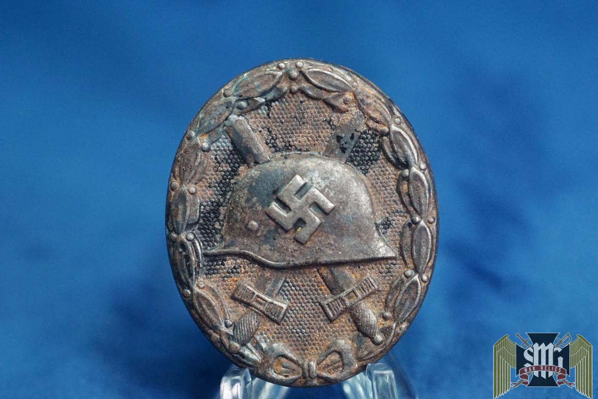 1939 Black wound badge