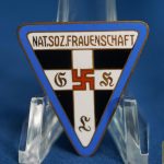 N.S. Frauenschaft pin (german womens workers pin) 30x28mm Orts Level staff