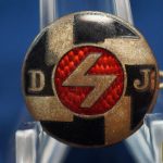 DJ Early Member pin