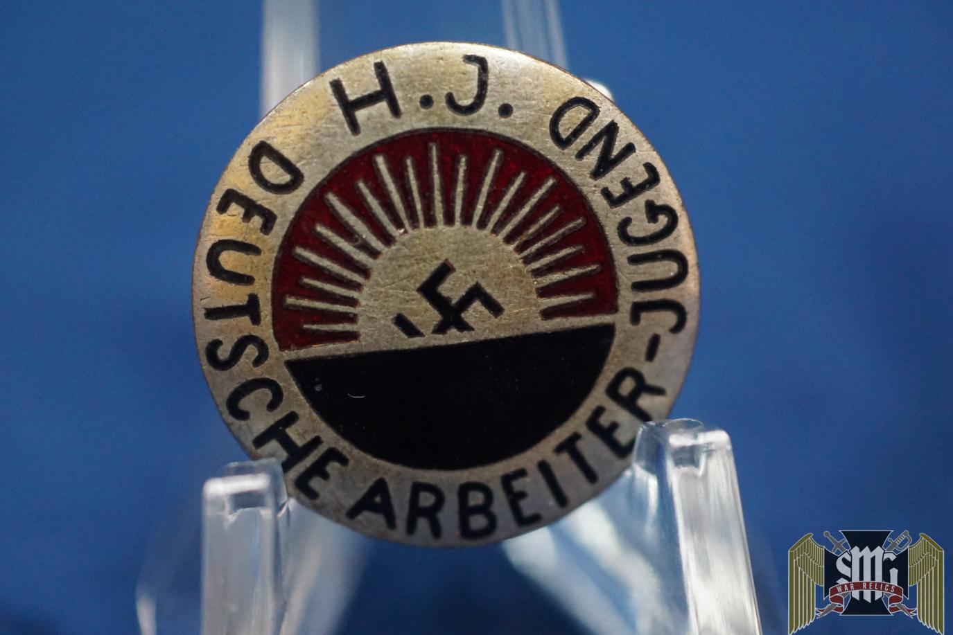 H. J. Deutsche Arbeiter Member badge