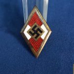 HJ Golden Honor Badge by M1/120 Wilhelm Deumer