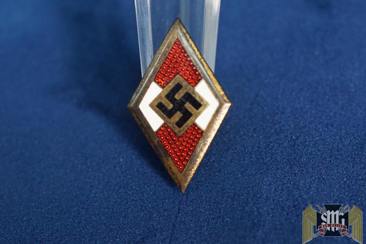 HJ Golden Honor Badge by M1/120 Wilhelm Deumer