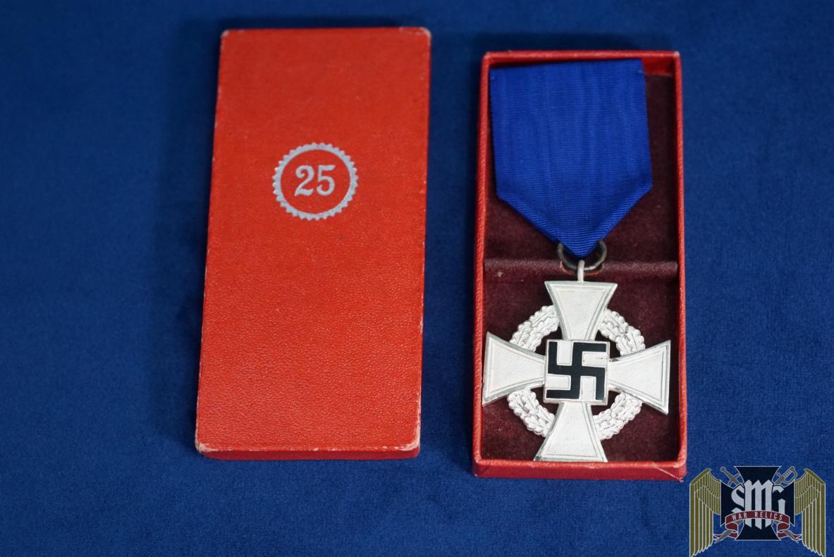 Cased 25 year Faithful service Cross by Wachtler & Lange