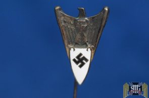 Treuewerk pin