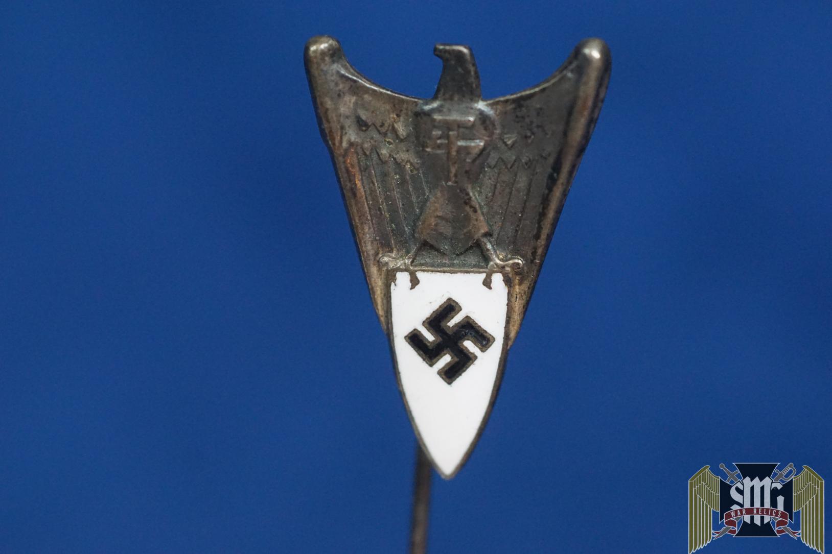 Treuewerk pin