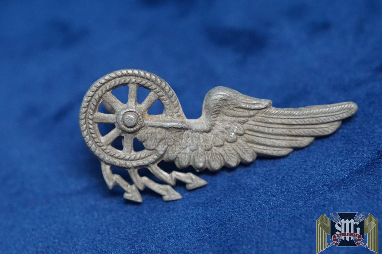 Early Reichsbahn Collar or shoulder board device